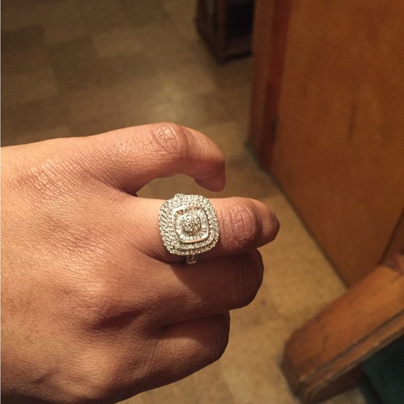 Diamond Ring - Picture 3 of 6